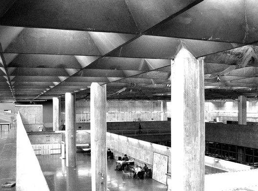 FAU USP foi eleita a melhor faculdade de arquitetura e urbanismo do país pelo ranking 2015 da Folha de S. Paulo. Image © Gabriel de Andrade Fernandes, via Flickr. CC